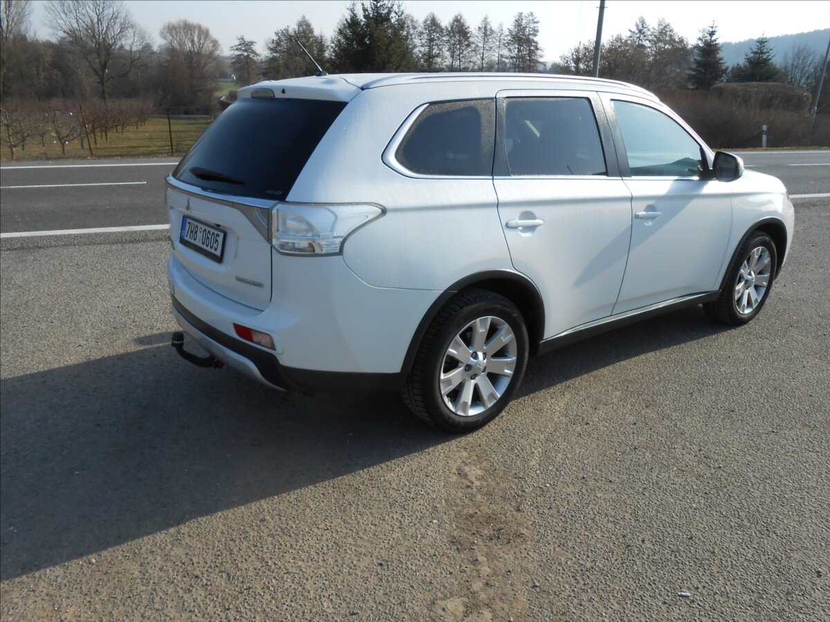 Mitsubishi Outlander Kombi 2,3 l 110 kw