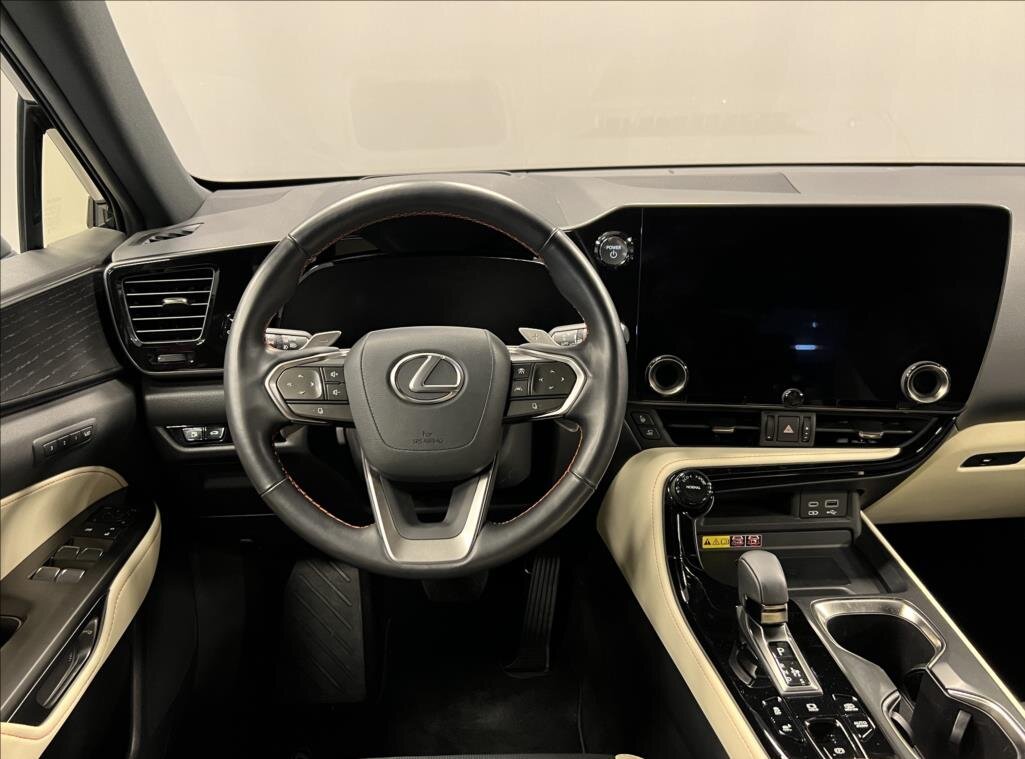 Lexus NX 450h plus SUV 2,5 l 227 kw