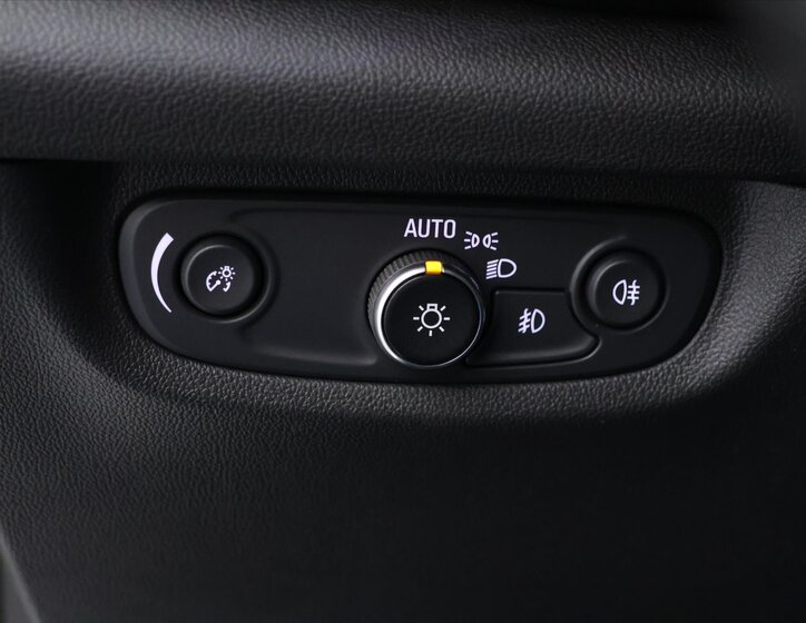 Opel Insignia Kombi 2,0 l 128 kw