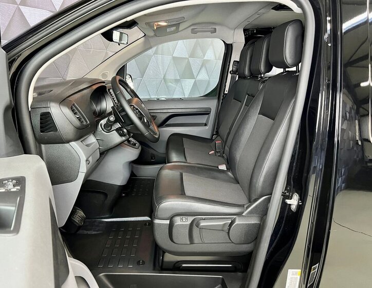 Opel Vivaro Užitková 2,0 l 130 kw