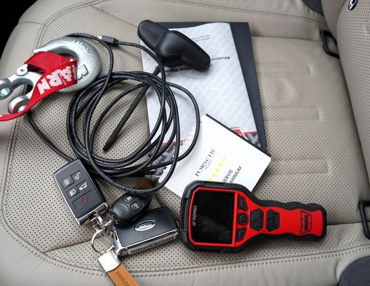 Land Rover Defender SUV 3,0 l 294 kw