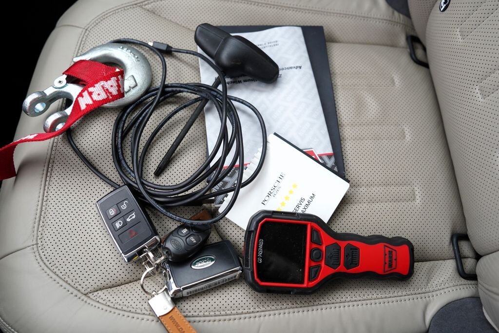 Land Rover Defender SUV 3,0 l 294 kw