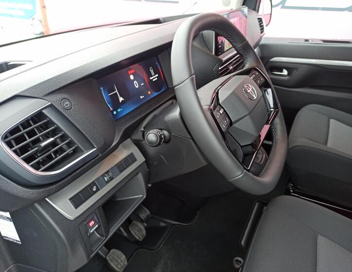 Toyota ProAce Verso 18