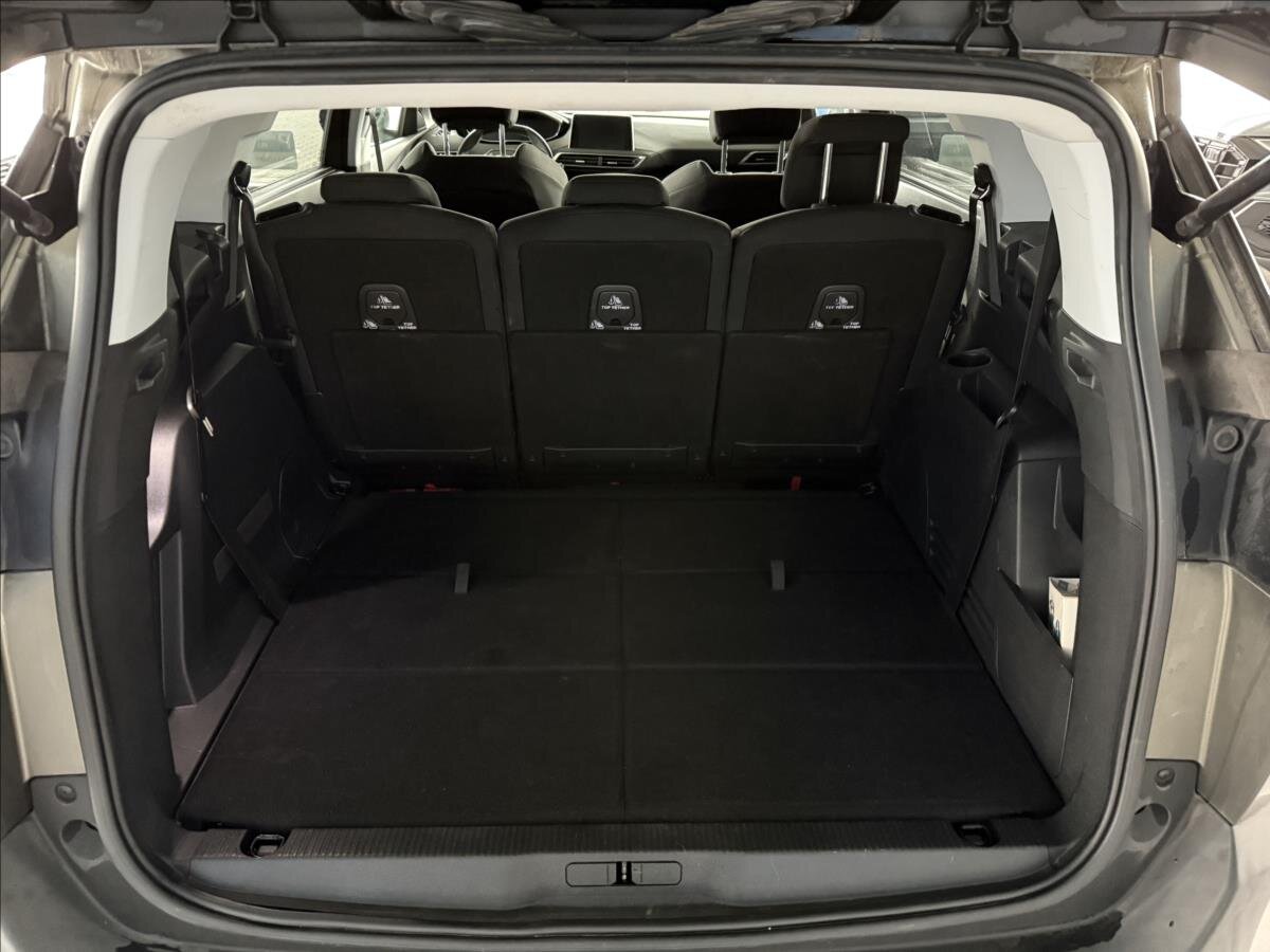 Peugeot 5008 SUV 2,0 l 110 kw