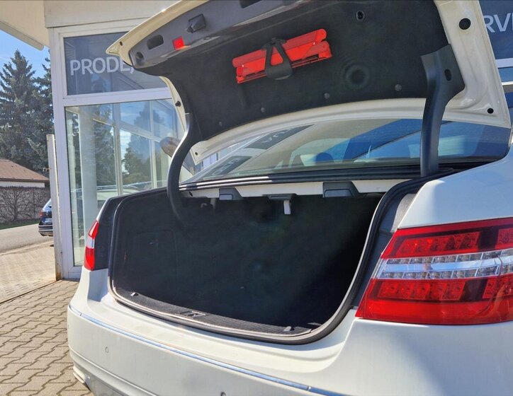 Mercedes-Benz Třídy E Sedan / Limuzína 3,0 l 195 kw