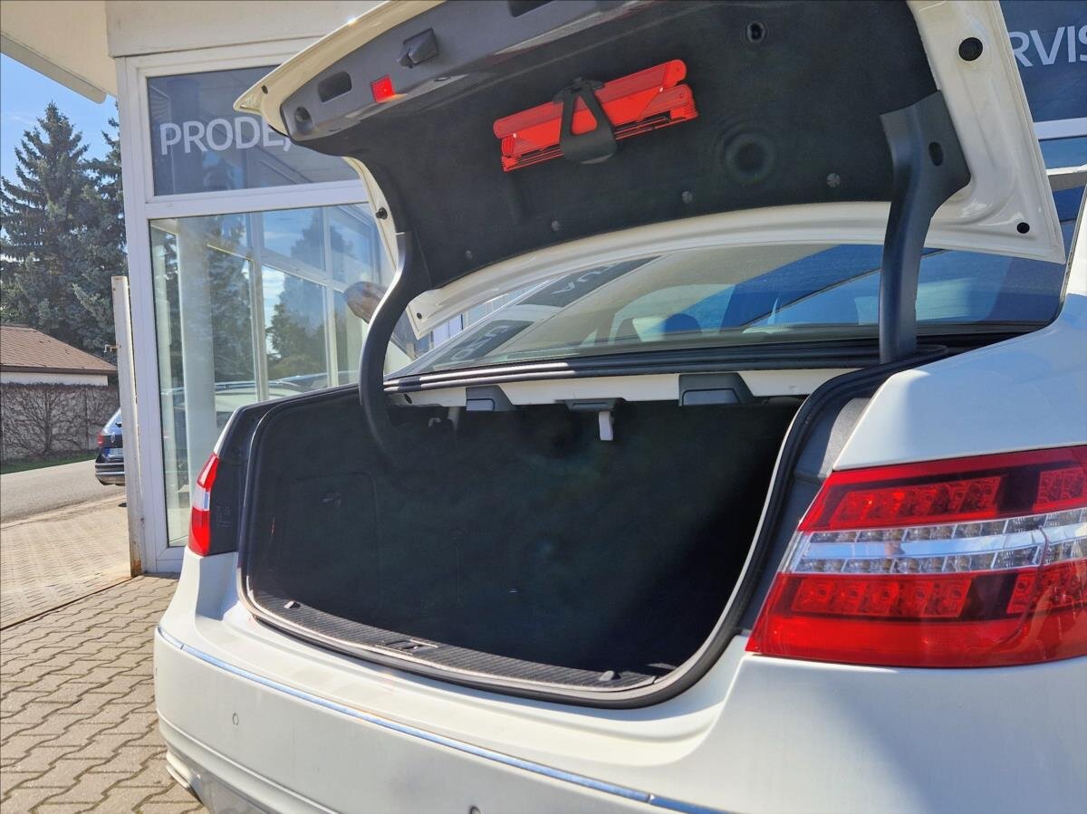 Mercedes-Benz Třídy E Sedan / Limuzína 3,0 l 195 kw