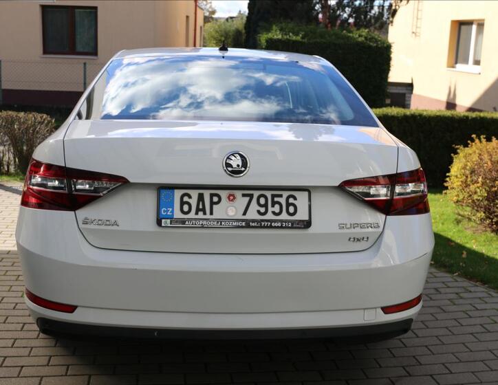 Škoda Superb 14