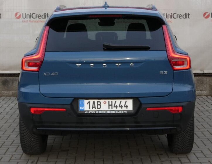 Volvo XC40 SUV / Terénní 2,0 l 120 kw
