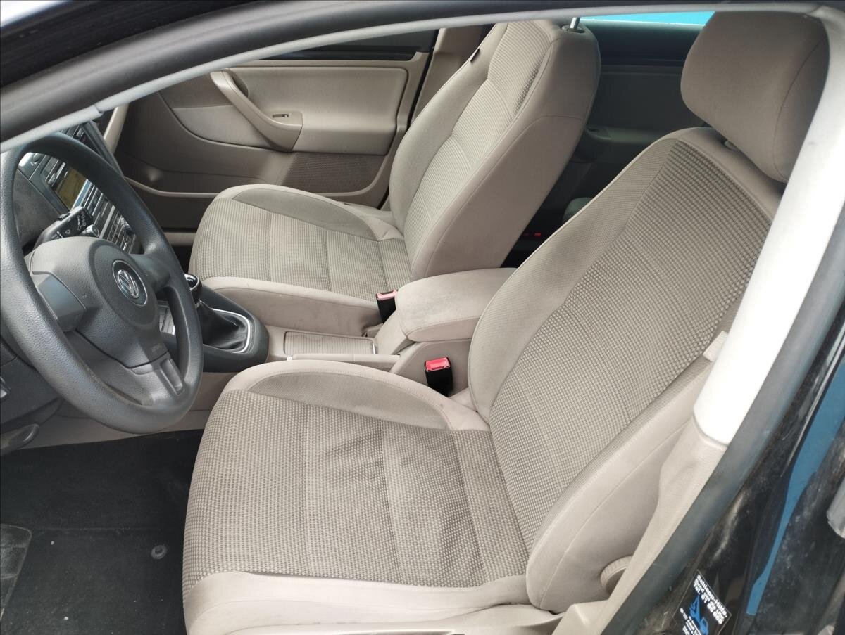 Volkswagen Golf Kombi 1,6 l 77 kw