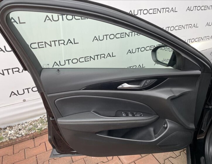 Opel Insignia Kombi 1,5 l 121 kw