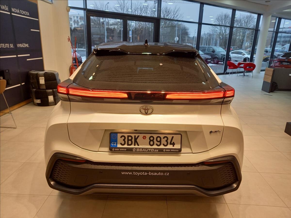 Toyota C-HR SUV 1,8 l 103 kw