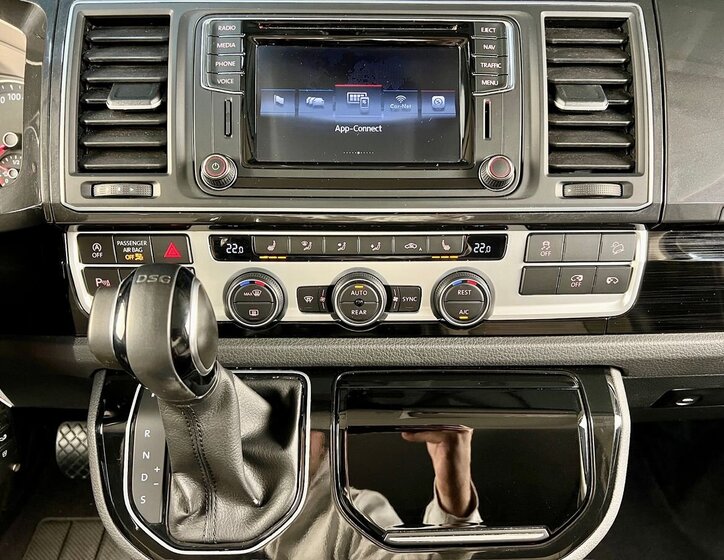 Volkswagen Multivan 18