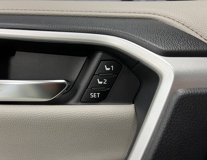 Toyota RAV4 SUV 2,5 l 163 kw