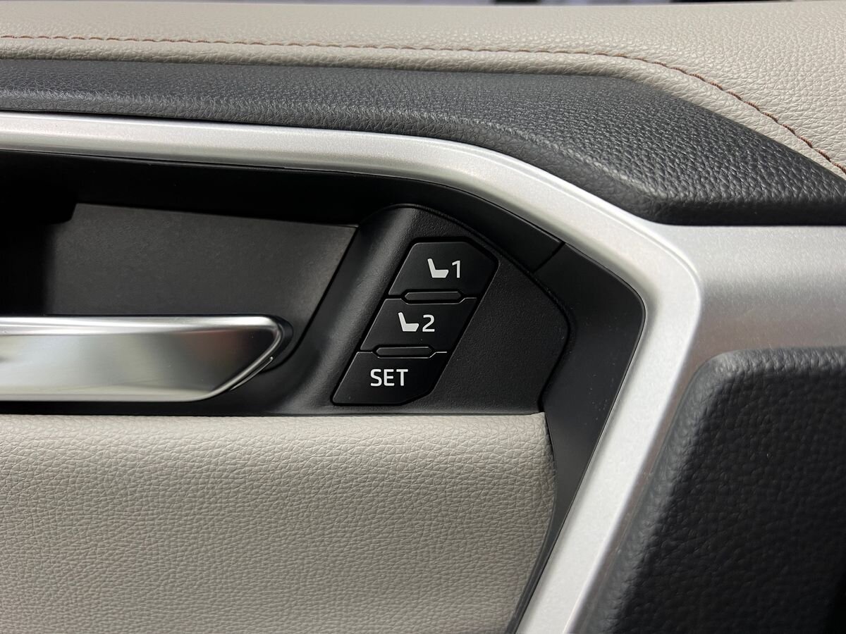 Toyota RAV4 SUV 2,5 l 163 kw