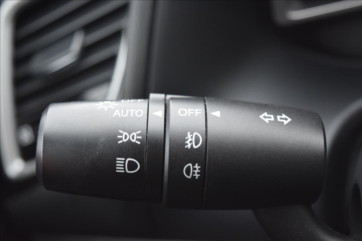 Mazda 3 Sedan / Limuzína 1,5 l 74 kw