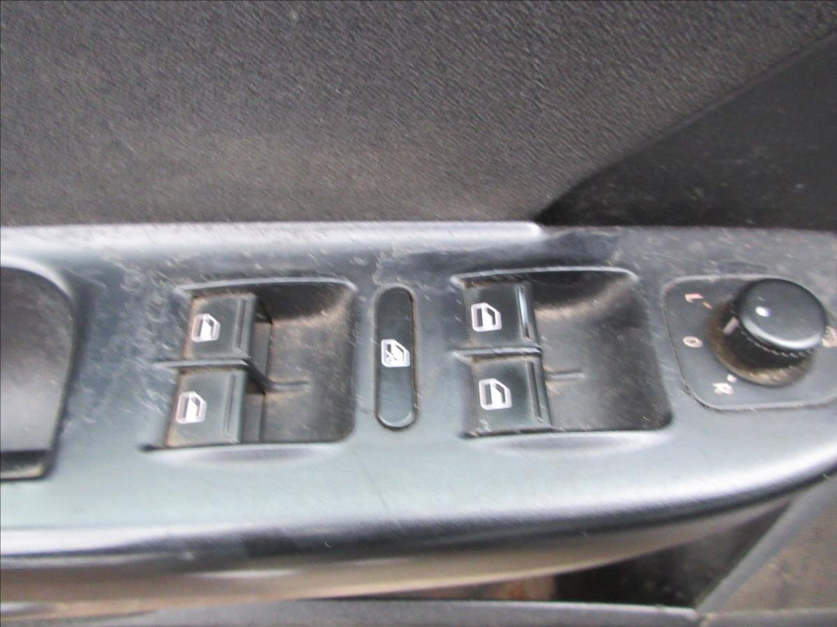 Volkswagen Passat Sedan 2,0 l 103 kw