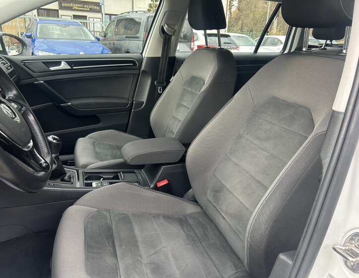 Volkswagen Golf Kombi 2,0 l 110 kw