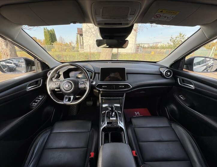 MG HS SUV 1,5 l 119 kw