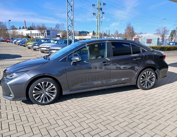 Toyota Corolla Sedan 1,5 l 92 kw