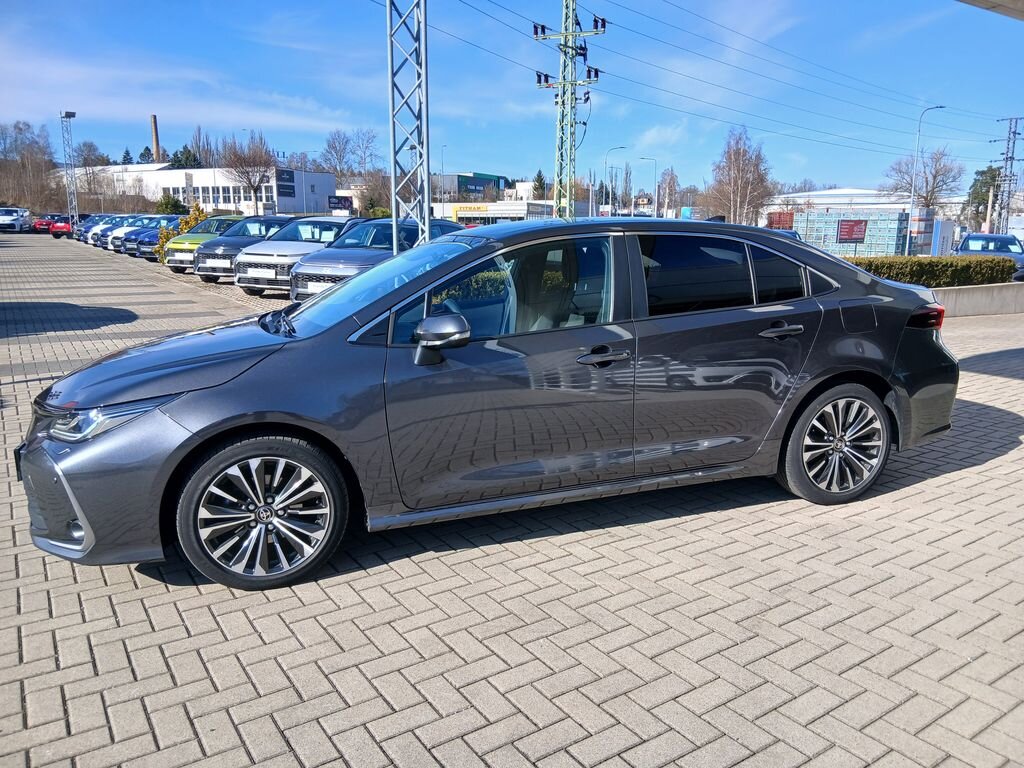 Toyota Corolla Sedan 1,5 l 92 kw