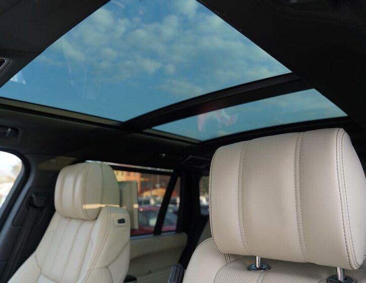 Land Rover Range Rover SUV / Terénní 4,4 l 250 kw