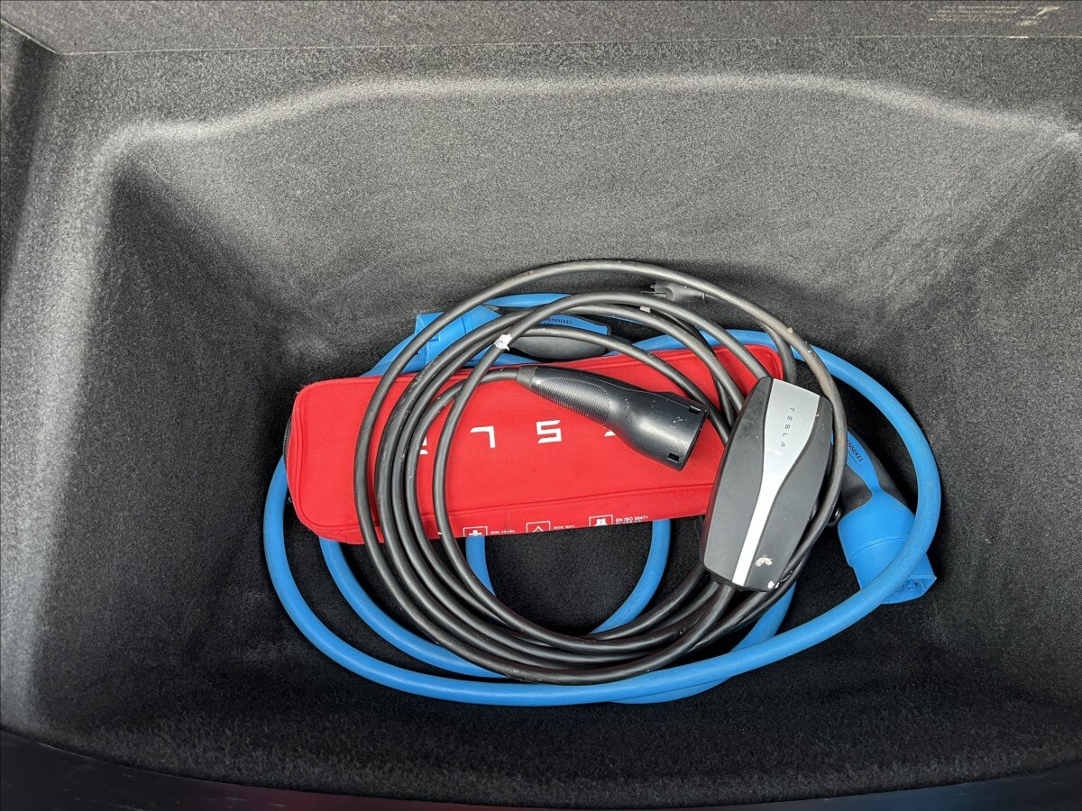 Tesla Model 3 Ostatní 0,0 239 kw