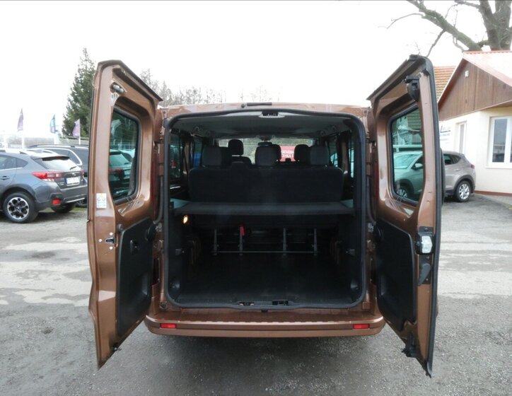 Opel Vivaro 18