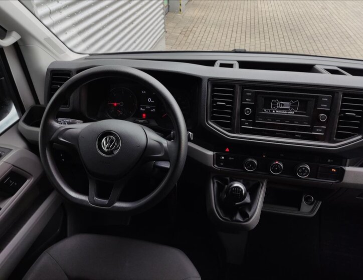 Volkswagen Crafter 9