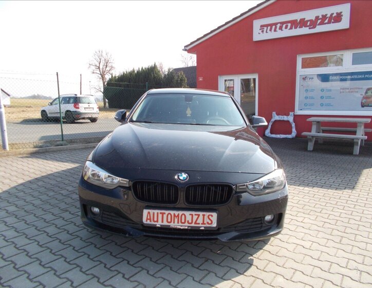 BMW Řada 3 Sedan / Limuzína 2,0 l 135 kw