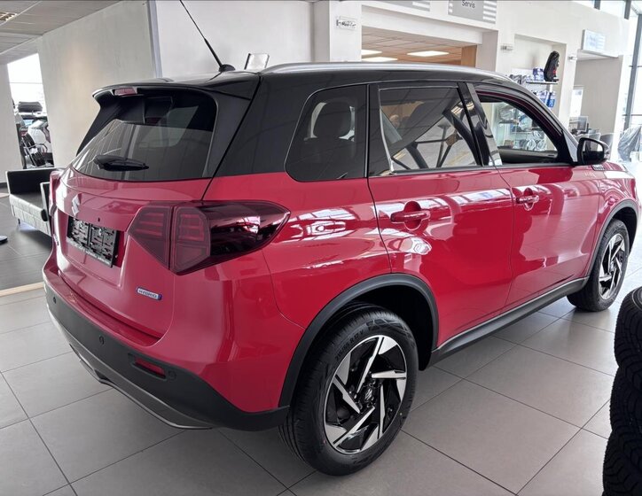 Suzuki Vitara SUV / Terénní 1,4 l 81 kw