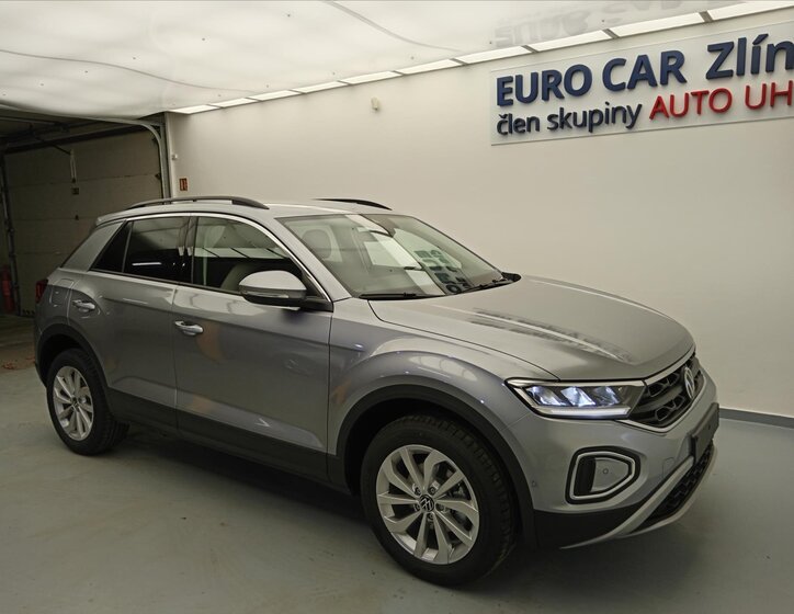 Volkswagen T-Roc SUV / Terénní 1,5 l 110 kw