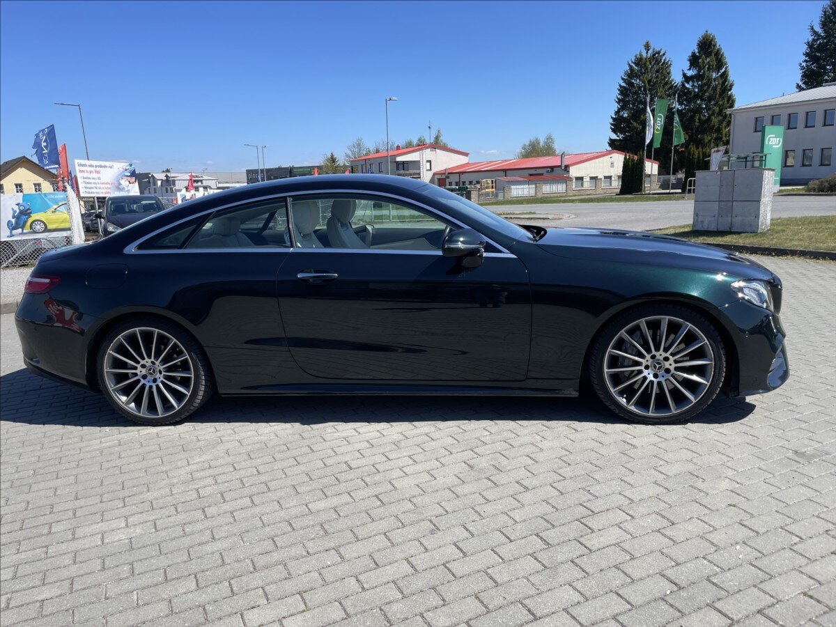 Mercedes-Benz Třídy E Kupé 2,0 l 180 kw