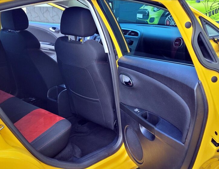 Seat Leon Hatchback 2,0 l 185 kw