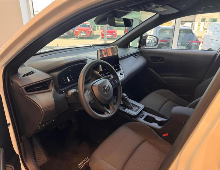 Toyota Corolla Cross 6