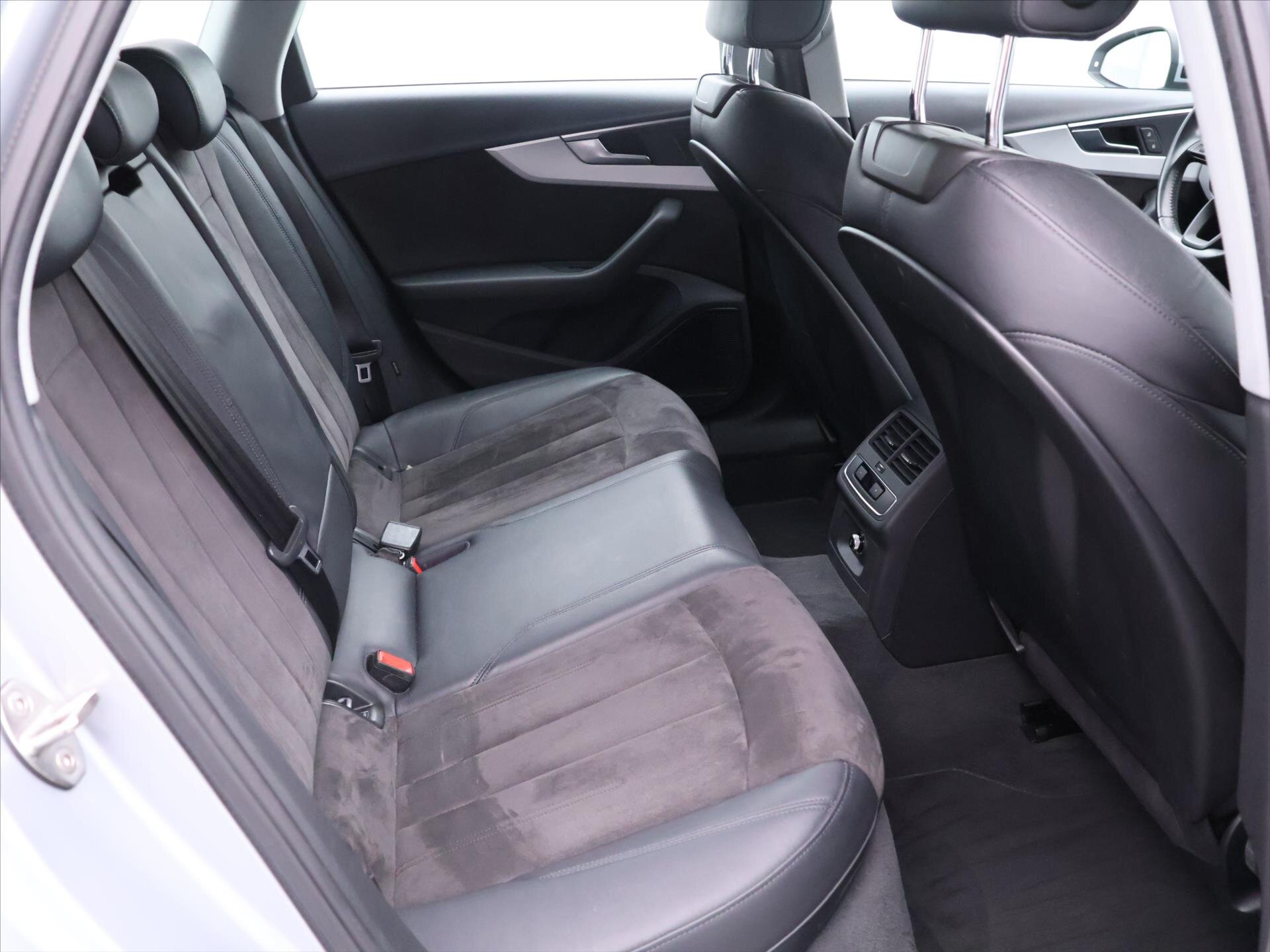 Audi A4 Kombi 2,0 l 140 kw