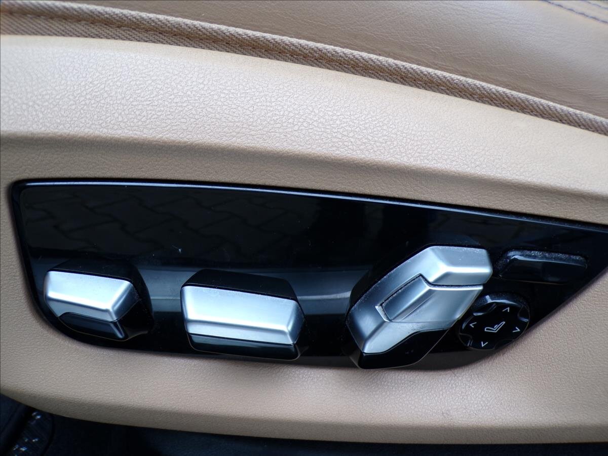 BMW Řada 7 Sedan / Limuzína 3,0 l 195 kw