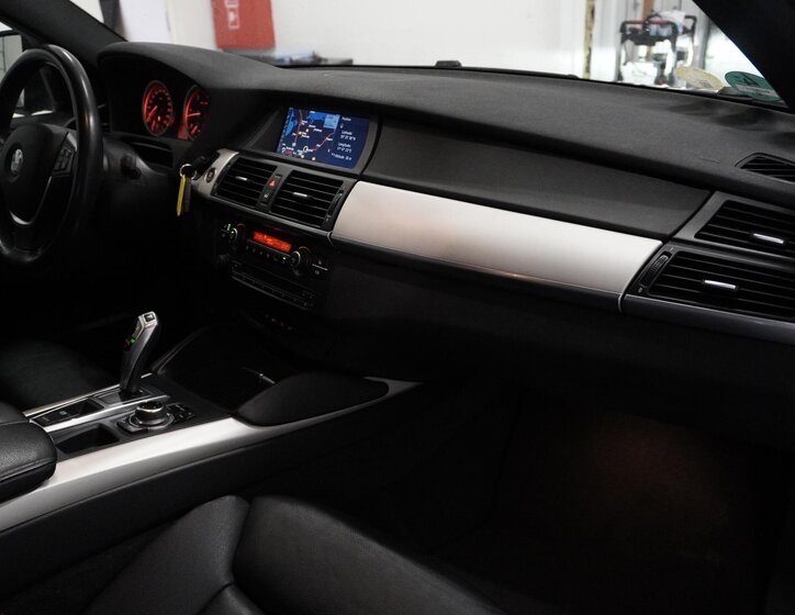 BMW X6 SUV 3,0 l 180 kw