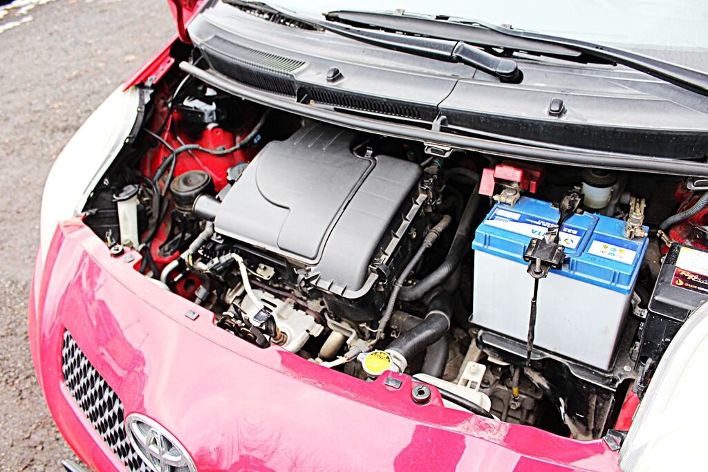 Toyota Yaris Hatchback 998,0 51 kw