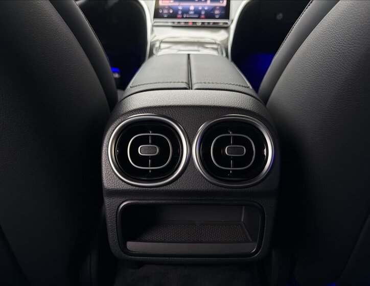 Mercedes-Benz Třídy C Sedan 2,0 l 145 kw