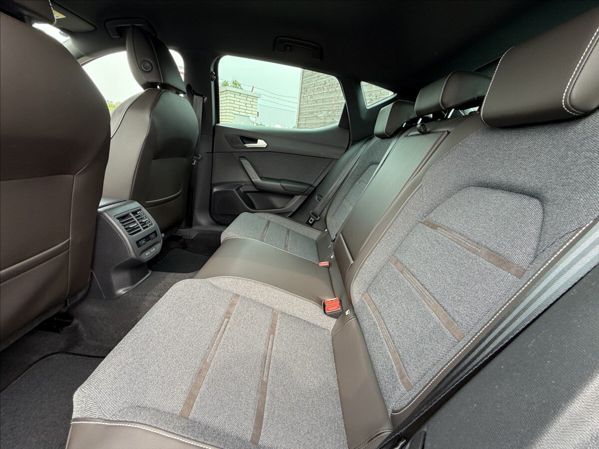 Seat Leon Hatchback 1,5 l 96 kw