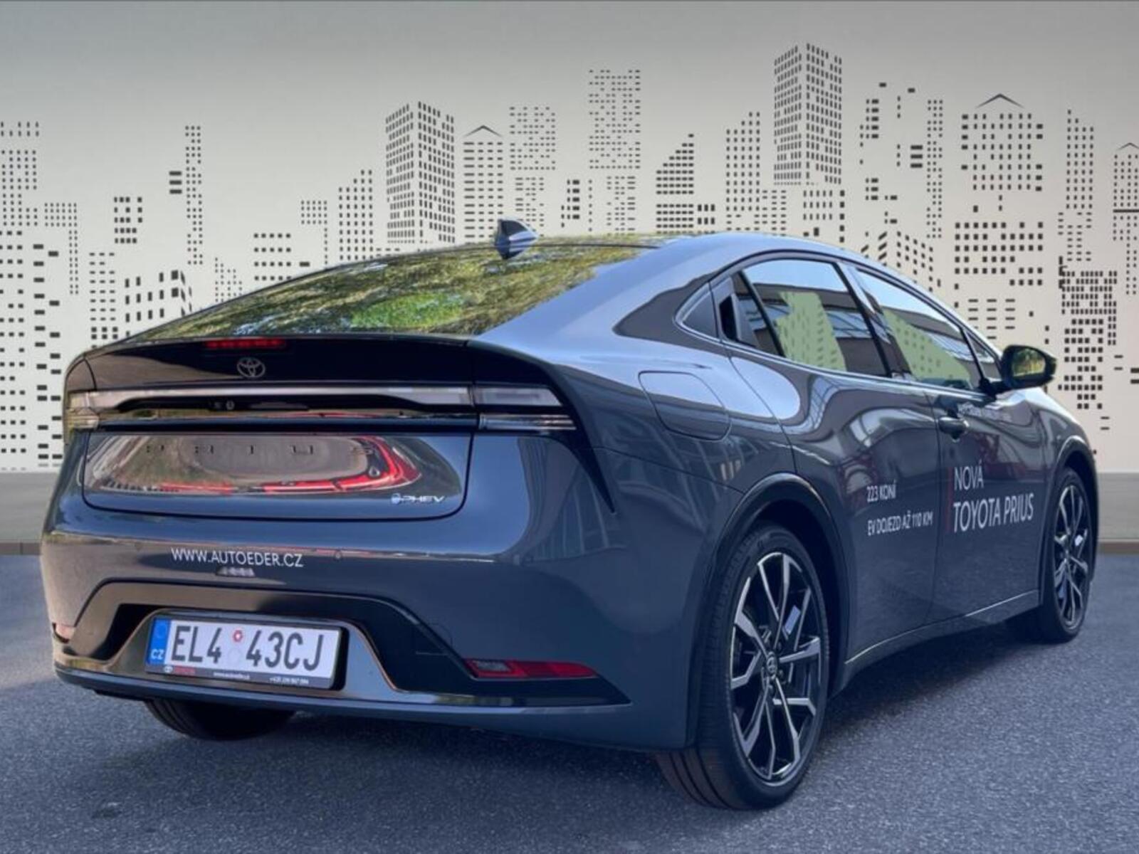 Toyota Prius 4
