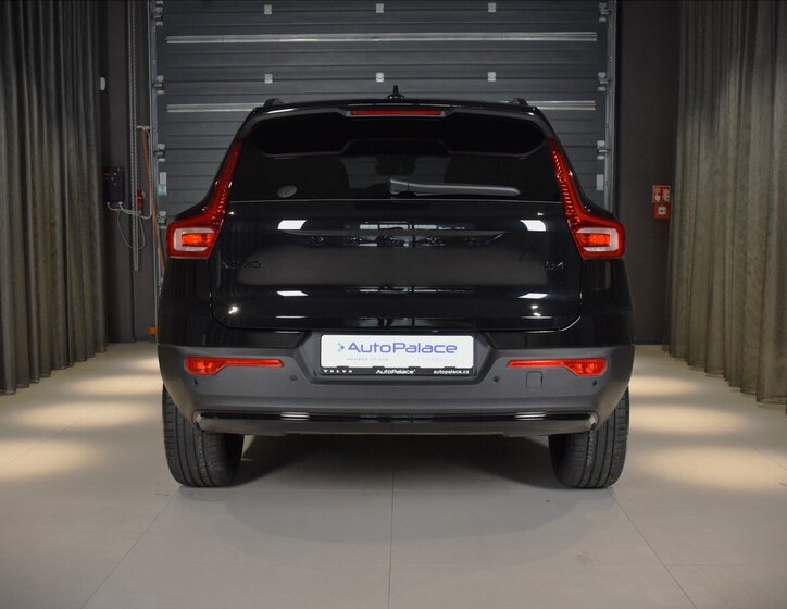 Volvo XC40 SUV / Terénní 2,0 l 145 kw