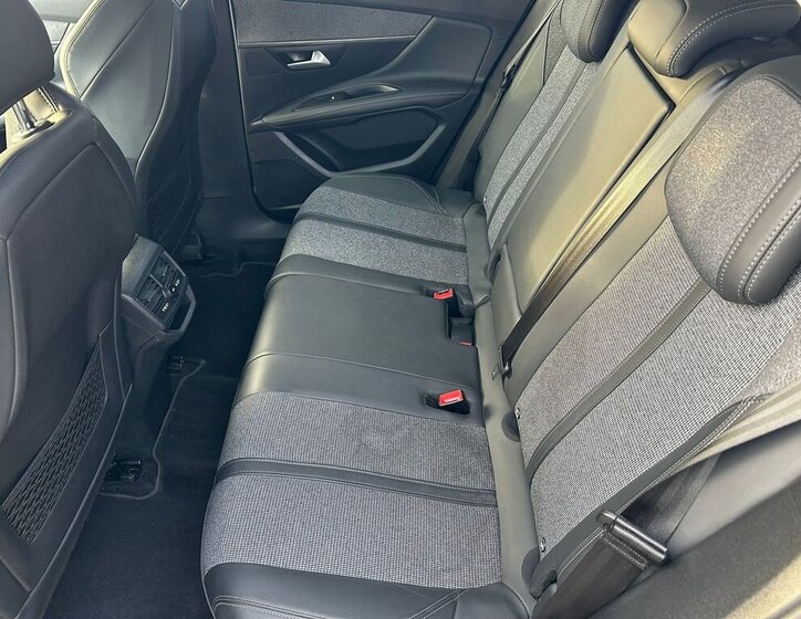 Peugeot 3008 SUV / Terénní 1,5 l 96 kw