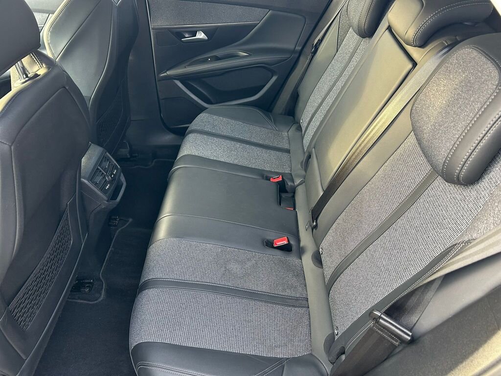 Peugeot 3008 SUV / Terénní 1,5 l 96 kw