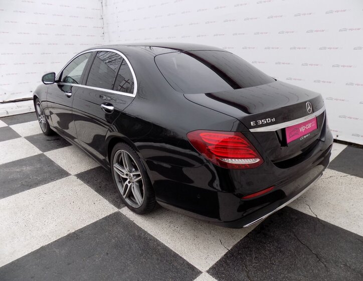 Mercedes-Benz Třídy E Sedan 3,0 l 190 kw