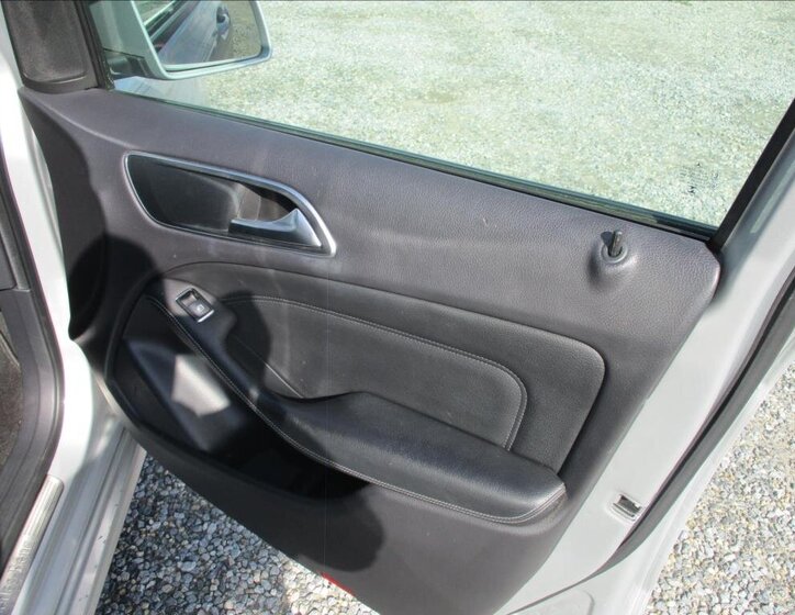 Mercedes-Benz Třídy B Kombi 1,5 l 80 kw