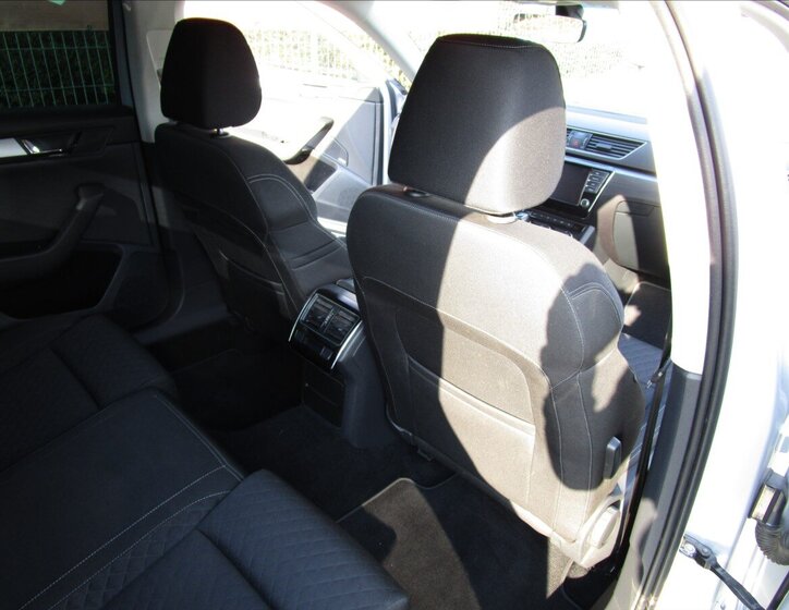 Škoda Superb Sedan / Limuzína 2,0 l 110 kw