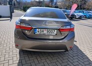Toyota Corolla Sedan / Limuzína 1,6 l 97 kw