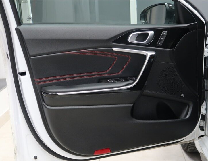 KIA ProCeed Kombi 1,6 l 150 kw