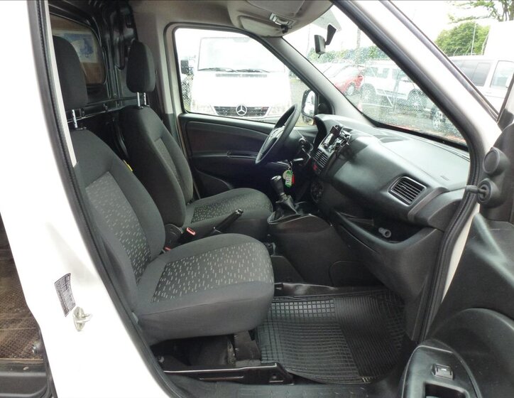 Opel Combo Skříň 1,2 l 66 kw